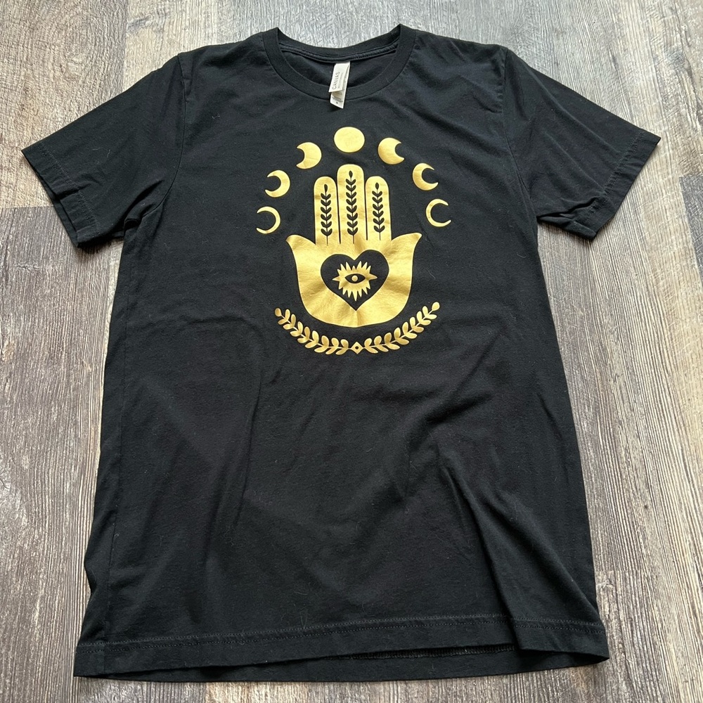 Woman’s tee